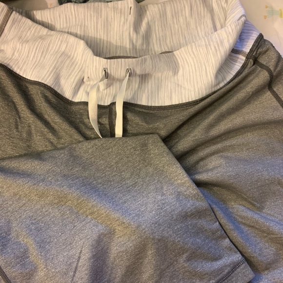 Lululemon capri - Picture 1 of 3